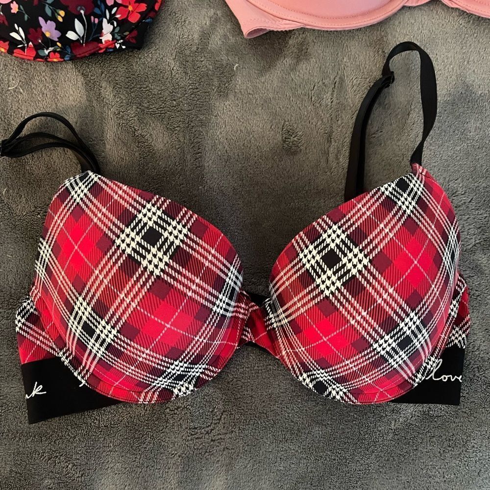 Victoria’s Secret and PINK lot of 4 bras, all size 32D - Picture 9 of 10